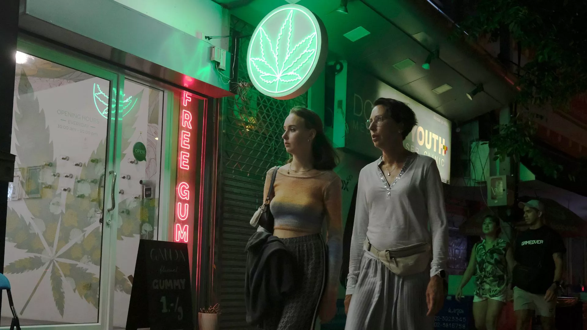 Is it legal to smoke weed in Koh Samui?
